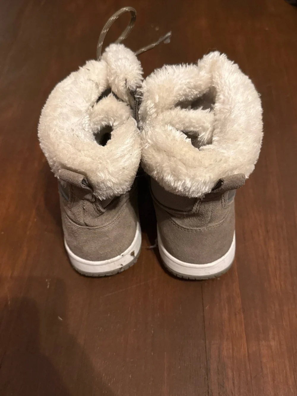 Vintage 1946 Light Taupe Faux-Fur Lined Winter Ankle Boots